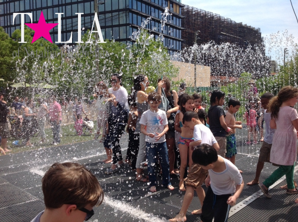 Фонтан для купания в Нью-Йорке ''Art Installation in Brooklyn''